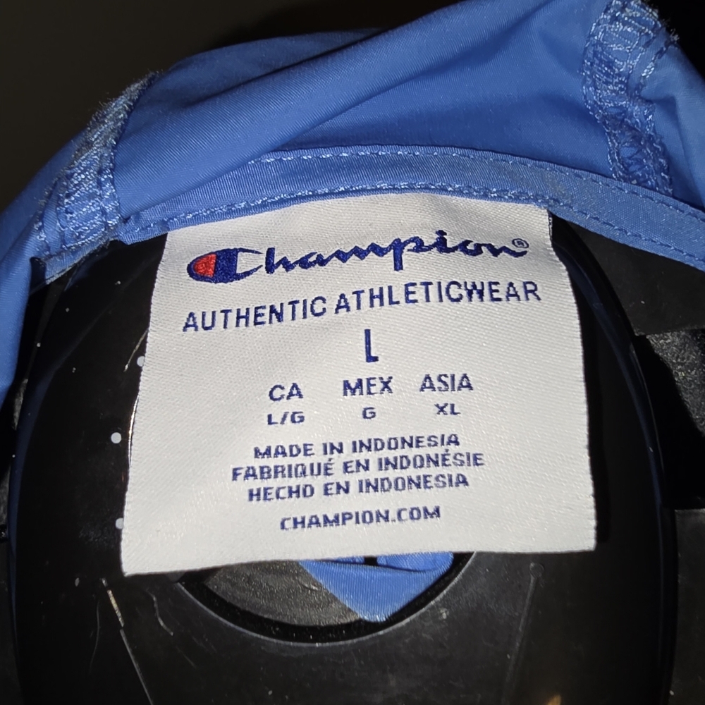 Champion Packable Windbreaker - Picture 4 of 5